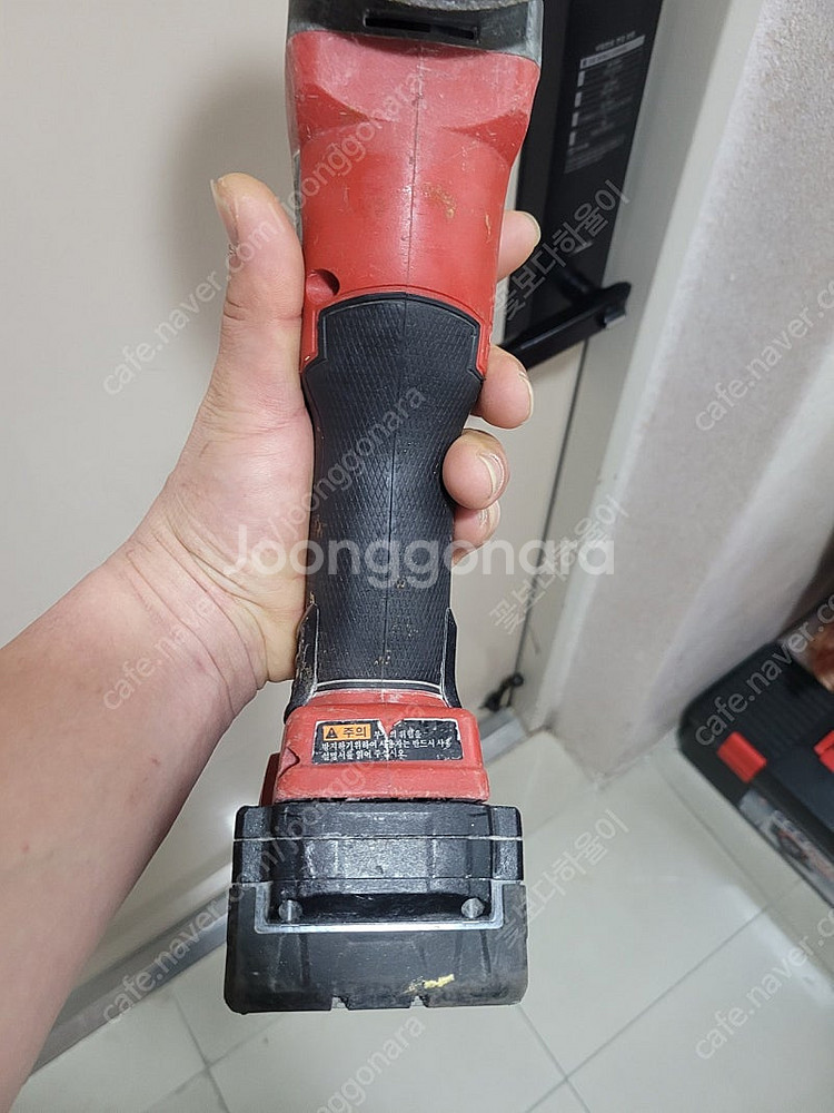 밀워키m 18V cag125x 그라인더 배터리 5A포함--5