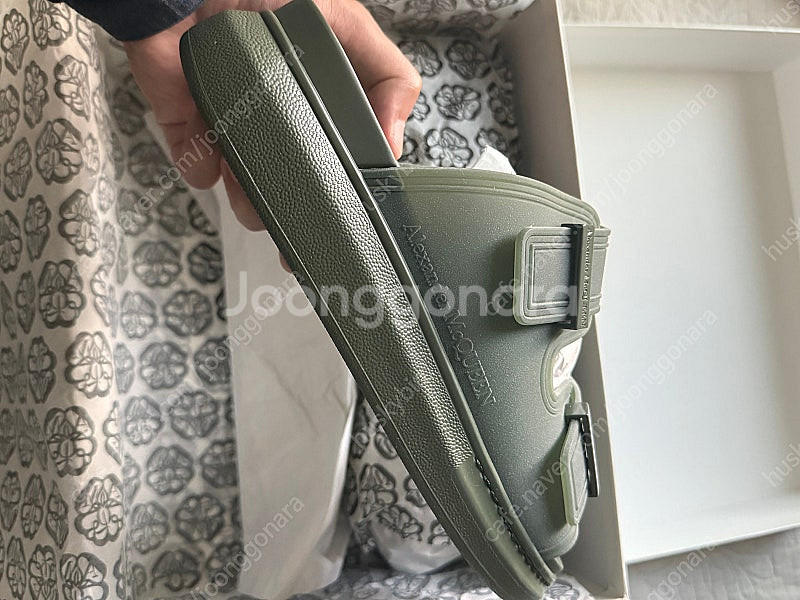 알렉산더맥퀸 샌들겸 슬리퍼 팝니다 (정품)--6