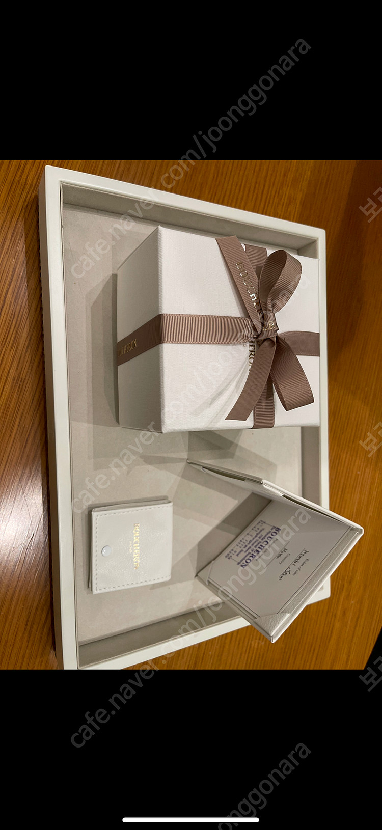 부쉐론 콰트로 화이트 에디션 스몰 링--4