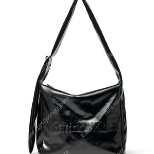 마뗑킴 EMBOSSED LOGO LEATHER SHOULDER BAG