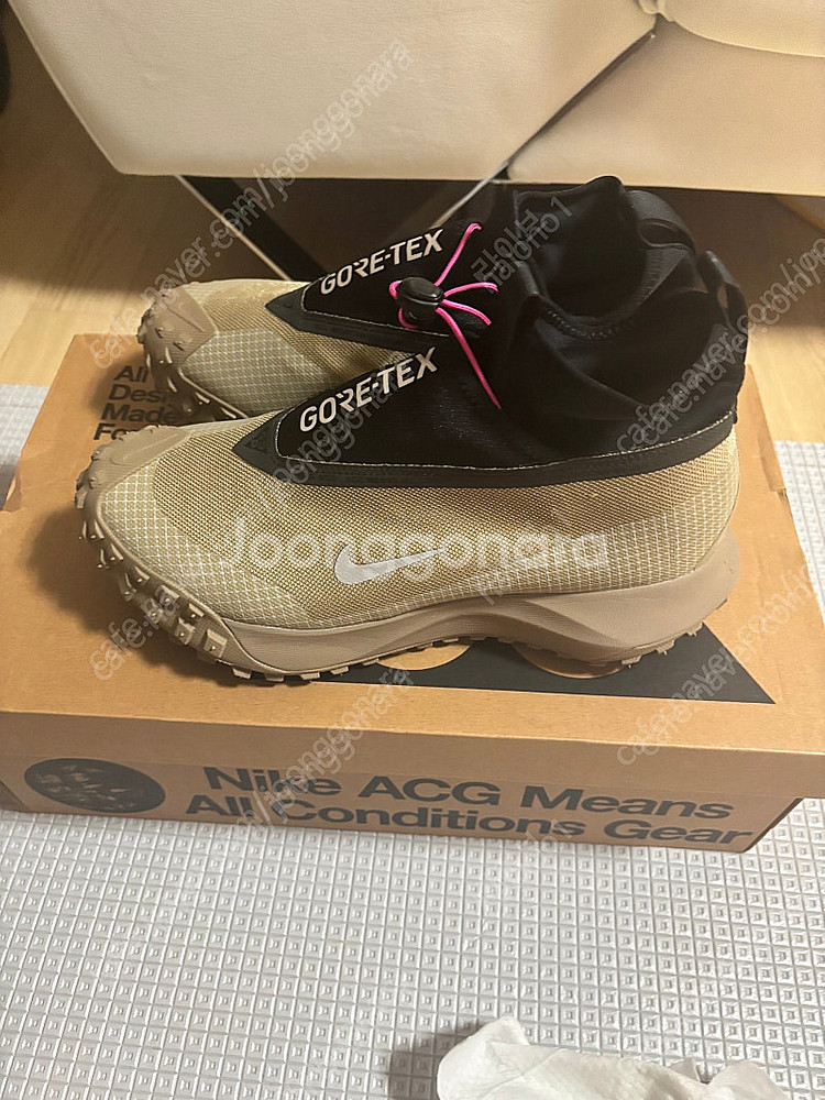 나이키 acg 마운틴 플라이 카키 260--0