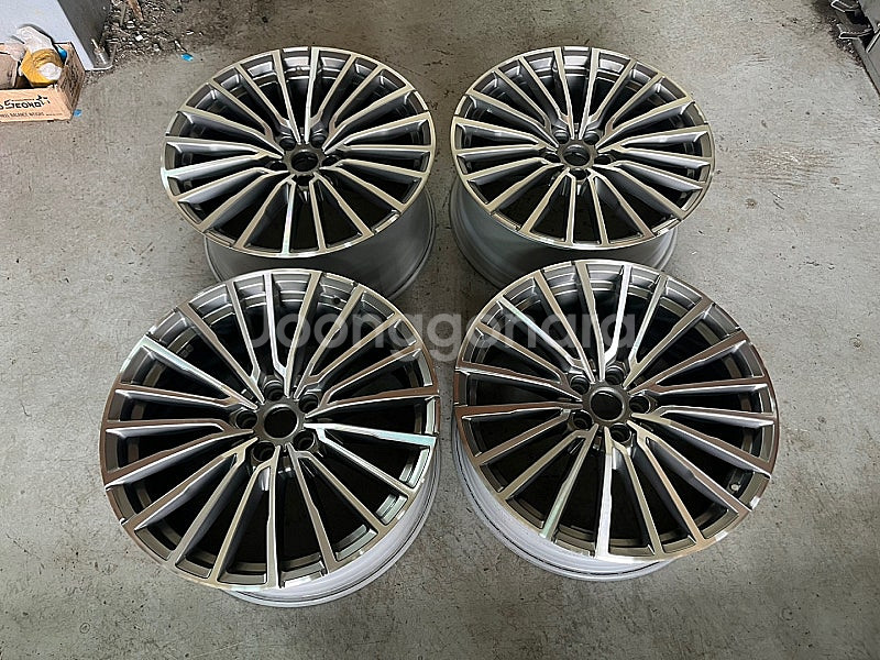 [판매] BMW 7시리즈 777 20인치 순정휠 팝니다...--1