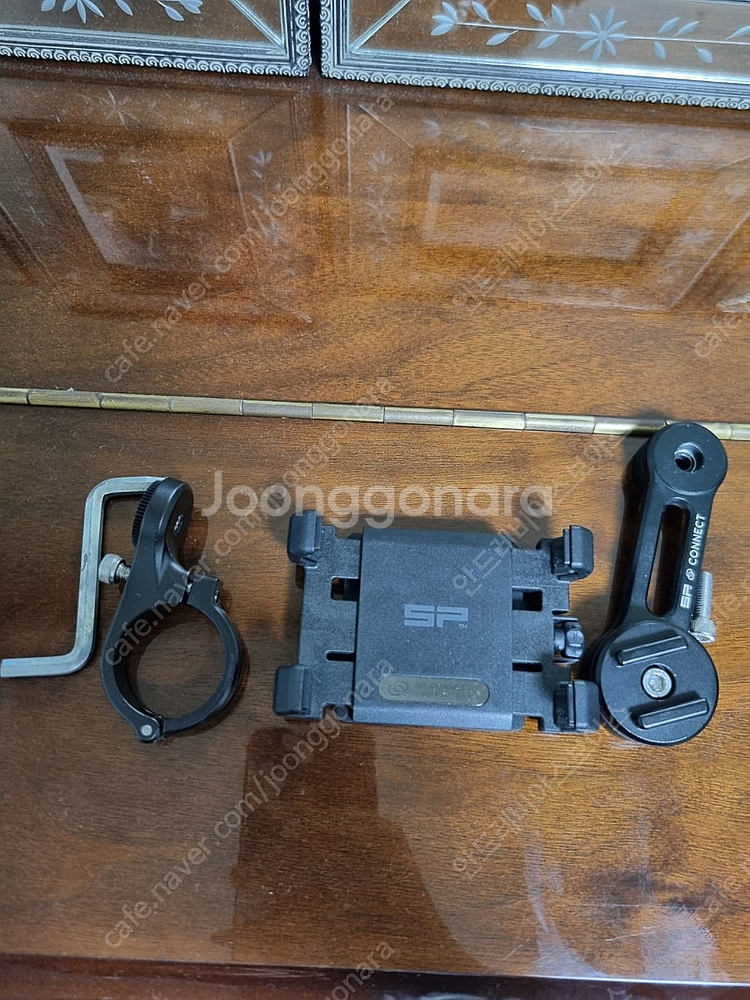SP커넥터 휴대폰 거치대 판매합니다--1
