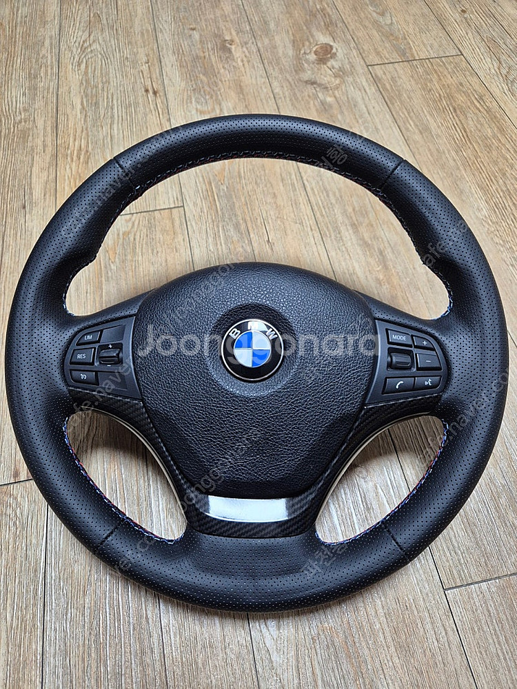 BMW f30 튜닝 핸들 팝니다. 진동 가능.--0