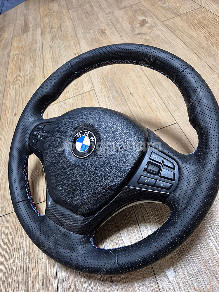 BMW f30 튜닝 핸들 팝니다. 진동 가능.--1