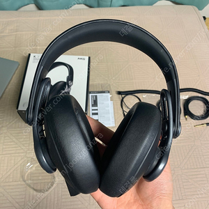 AKG K371 밀폐형 유선헤드폰