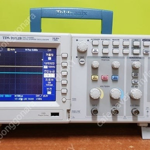 Tektronix 사의 100MHz, 2채널 Digital Oscilloscope, TDS2012B