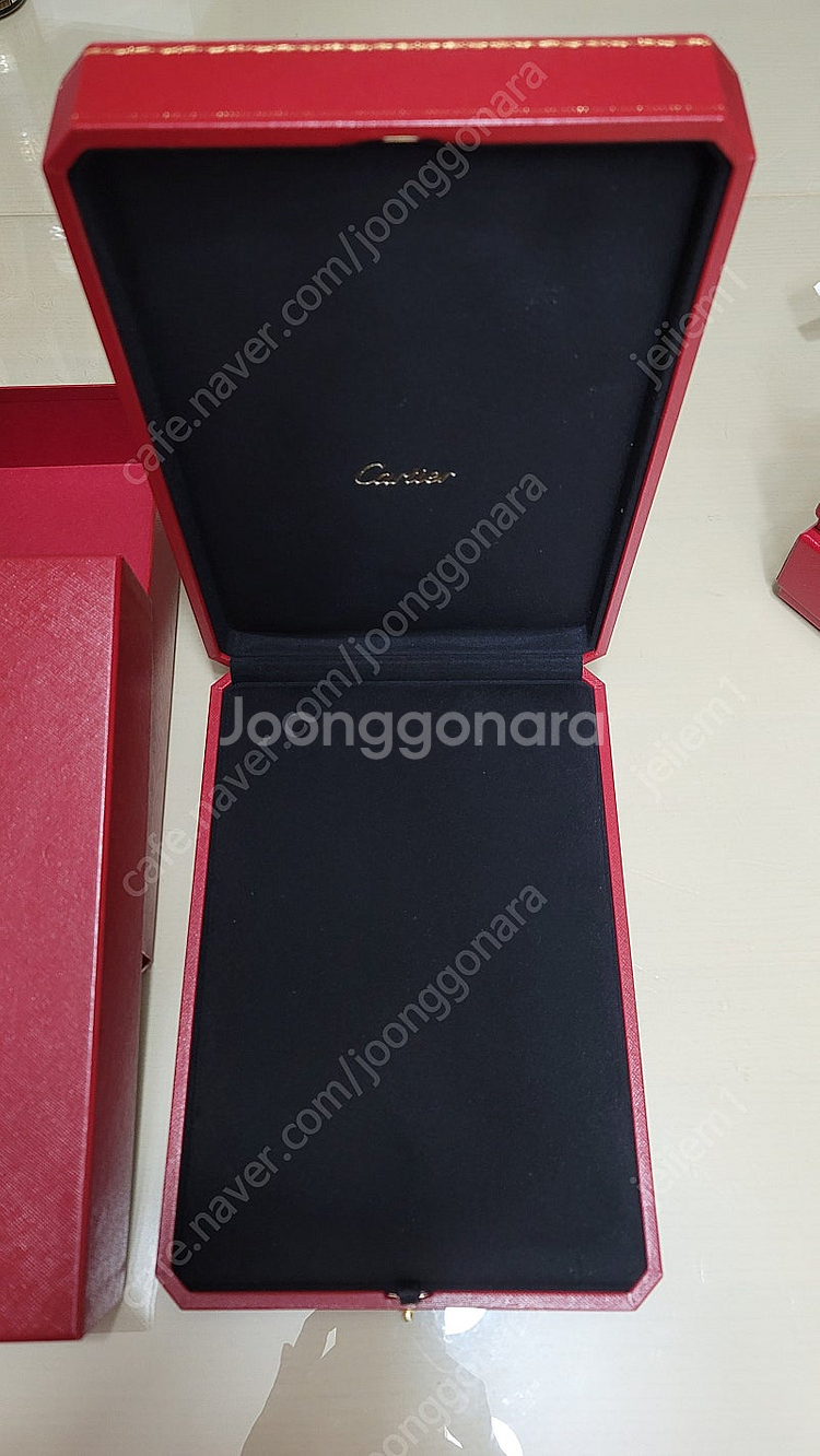 까르띠에 정품 목걸이,팔찌,귀걸이등 큰 케이스--1