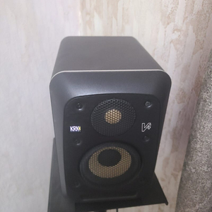 KRK V4S4 모니터링스피커 판매합니다.