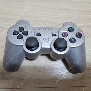 PS3 듀얼쇼크3 정발 정품 실버 중고 판매합니다.