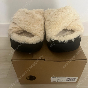 새상품 UGG 꼬임 통굽슬리퍼 240