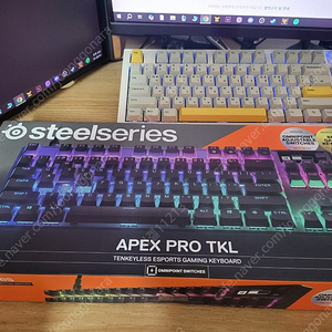 apex pro tkl 2023 us 미개봉 새제품 팝니다.