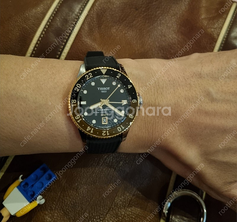 티쏘 씨스타1000 40mm gmt 루트비어 콤비--5
