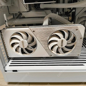 inno3d 지포스 4070ti super 2팬 팝니다.