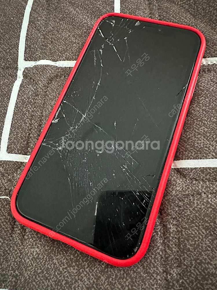 아이폰xr 128 외관깨끗 액정깨짐--1