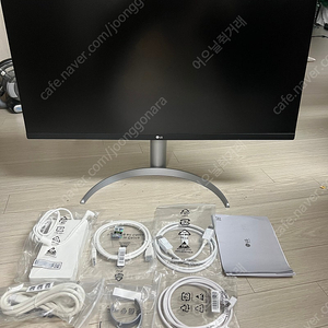 LG 32up830 4k ips 신동품