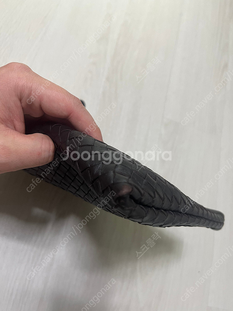 보테가베네타 클러치 팝니다.--4