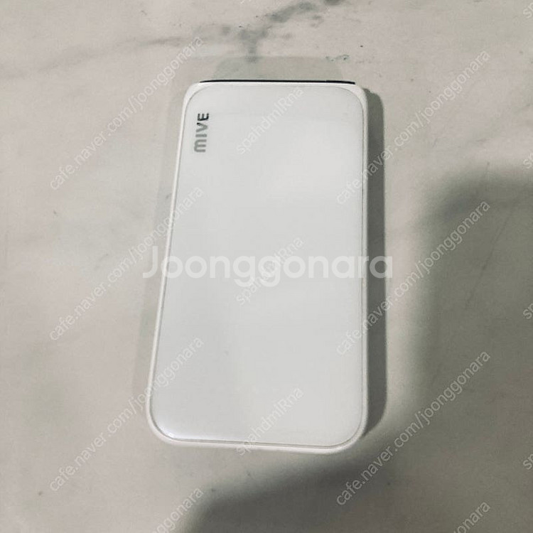 스타일폴더 화이트 32G 24년12월개통 매우깔끔 6만...--0