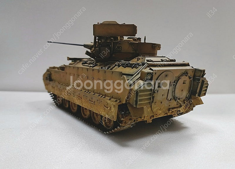 1/35 M2 브래들리 프라모델 완성작 판매합니다.--4