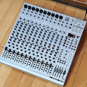 베링거 Behringer UB2442FX-PRO 유로팩 오디오 프로 믹서