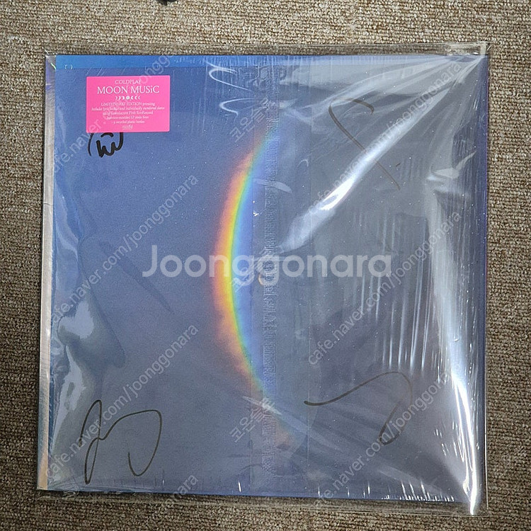 <친필사인반> Coldplay 콜드플레이 - Moon ...--0