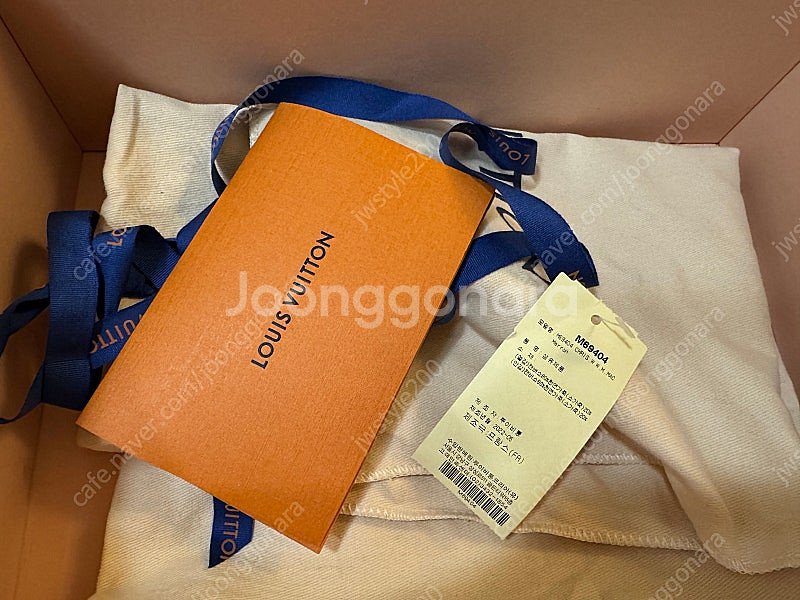 루이비통 모노그램 웨어러블 월릿 크로스백 팝니다 M69404--9