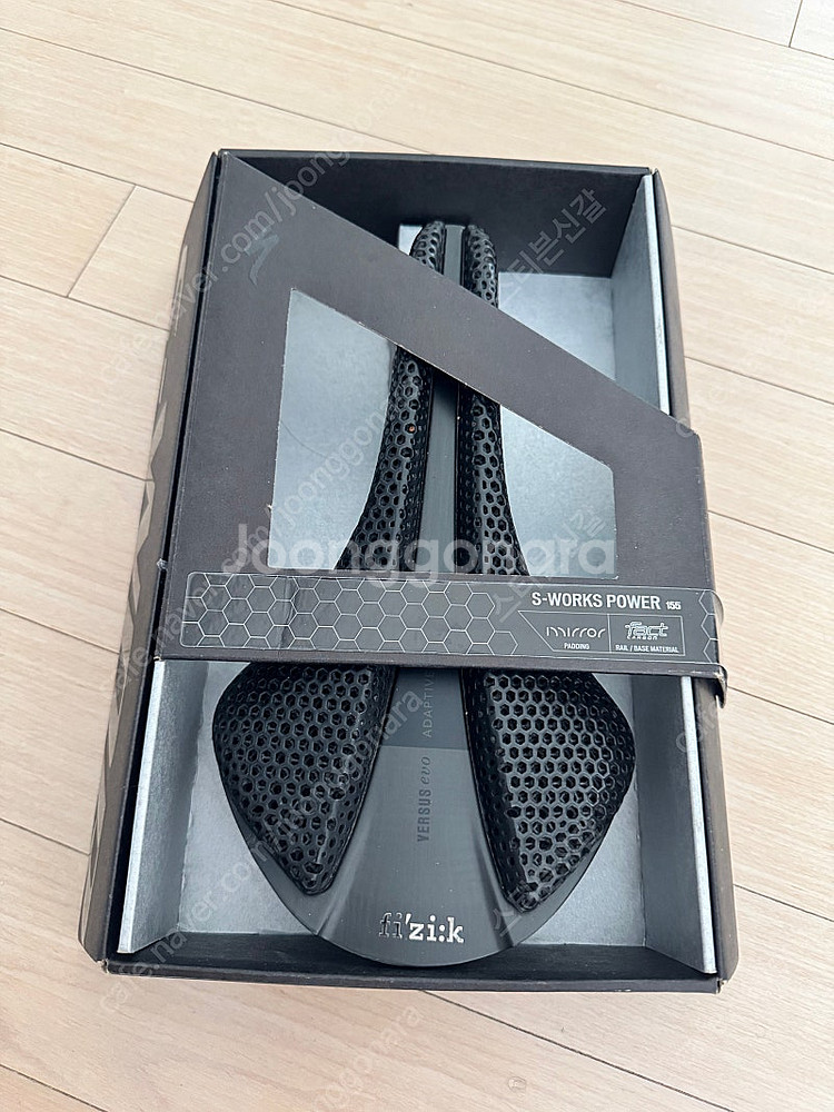 피직 안타레스 버셔스 에보00 어댑티브 3D 안장--1