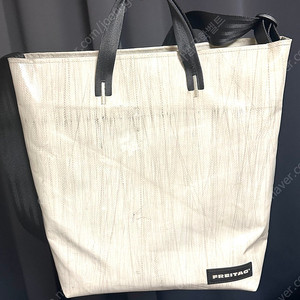 프라이탁 밥 올화이트 팝니다