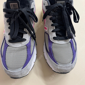 뉴발란스 990 v4 kith 260사이즈