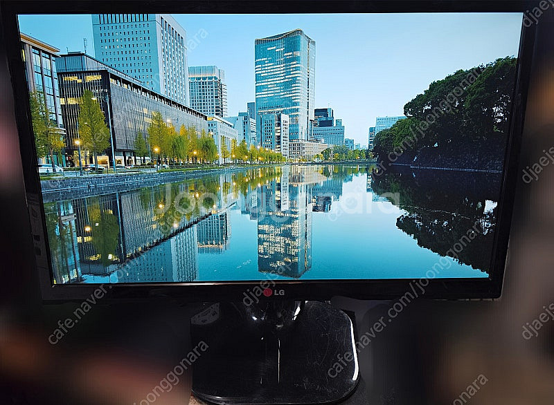 LG 23인치 LED 모니터 23MP55HQ 팝니다--0