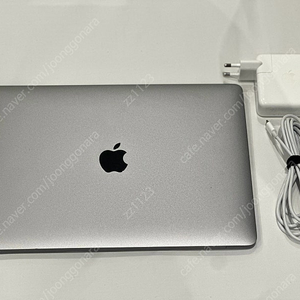 2022 맥북 Macbook Pro M2 13.3인치(상태좋음)