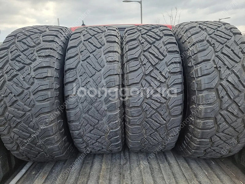 사일룬RT 35x12.5 r17 판매합니다--1