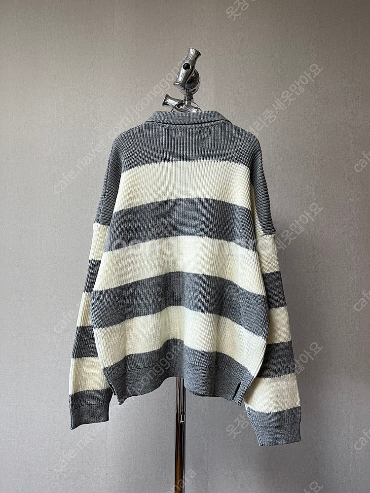 남자 스트라이프 카라 니트 그레이--1