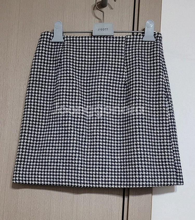 에잇세컨즈 플라스틱아일랜드 예쁜 가을겨울 모직체크치마스...--1