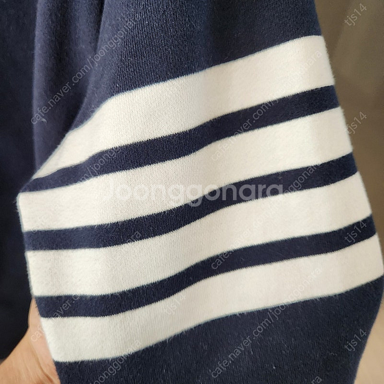 24FW 톰브라운 맨투맨 4사이즈 판매합니다.--3