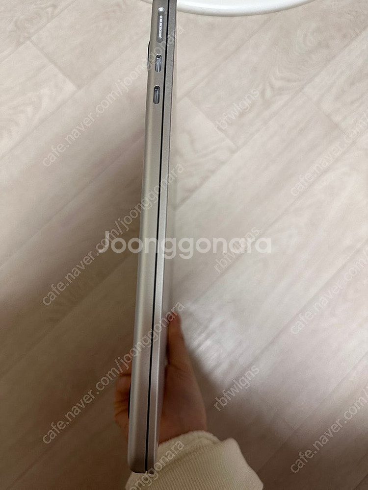 애플 맥북에어 M2 13인치 8GB/256GB 판매합니...--0