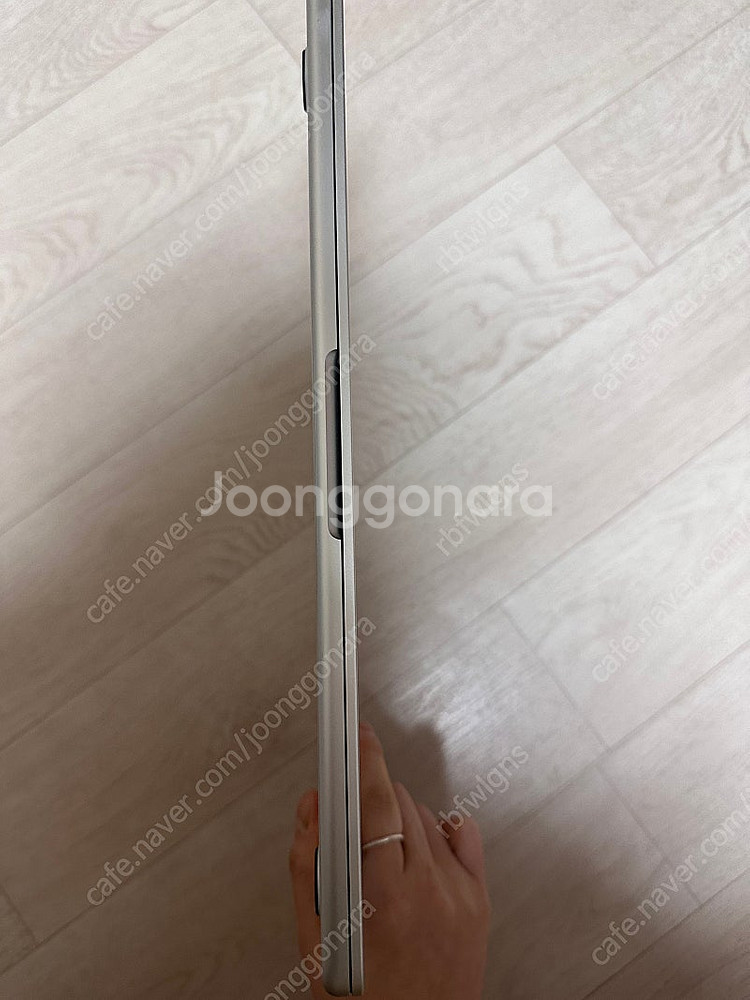애플 맥북에어 M2 13인치 8GB/256GB 판매합니...--2