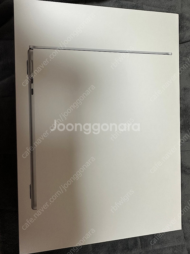 애플 맥북에어 M2 13인치 8GB/256GB 판매합니...--3