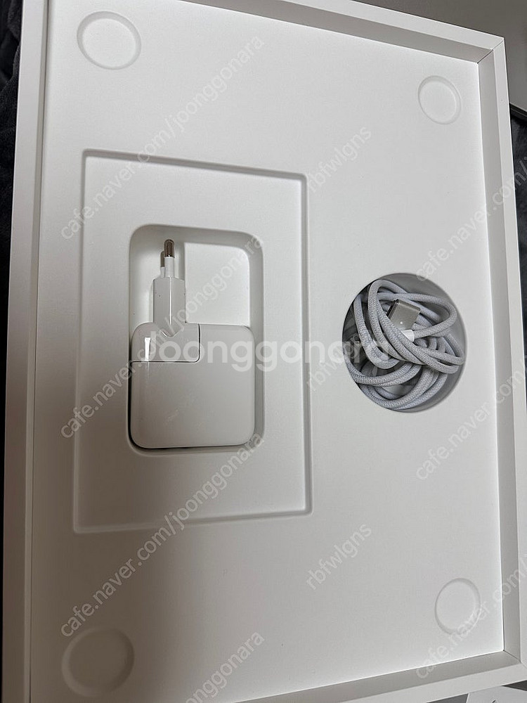 애플 맥북에어 M2 13인치 8GB/256GB 판매합니...--5
