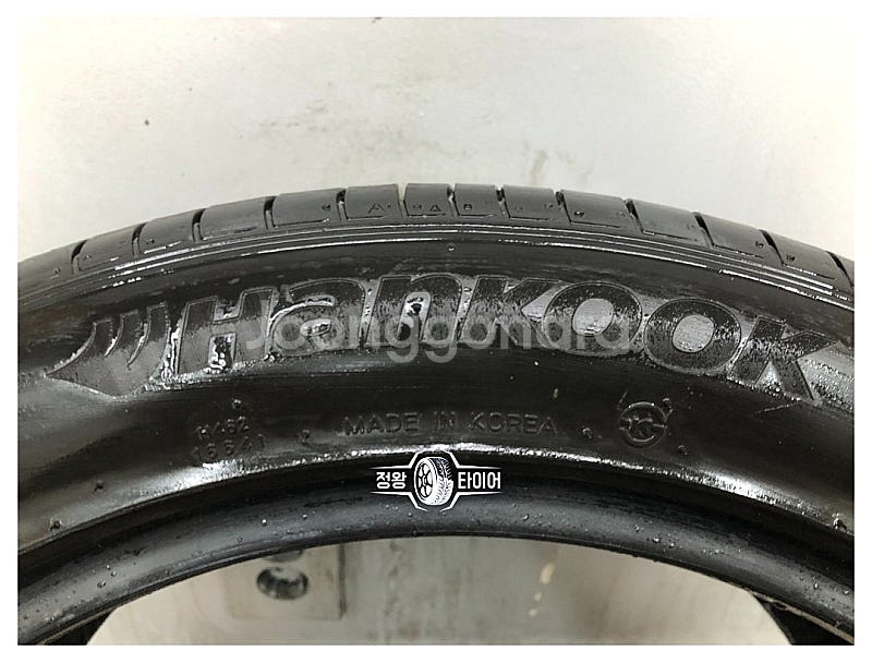 중고타이어 한국타이어 벤투스 S2AS 235/45R17...--2