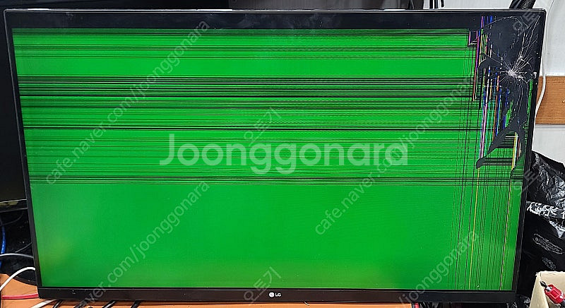 LG 모니터 32GK850G-B 패널 파손 부품용--0