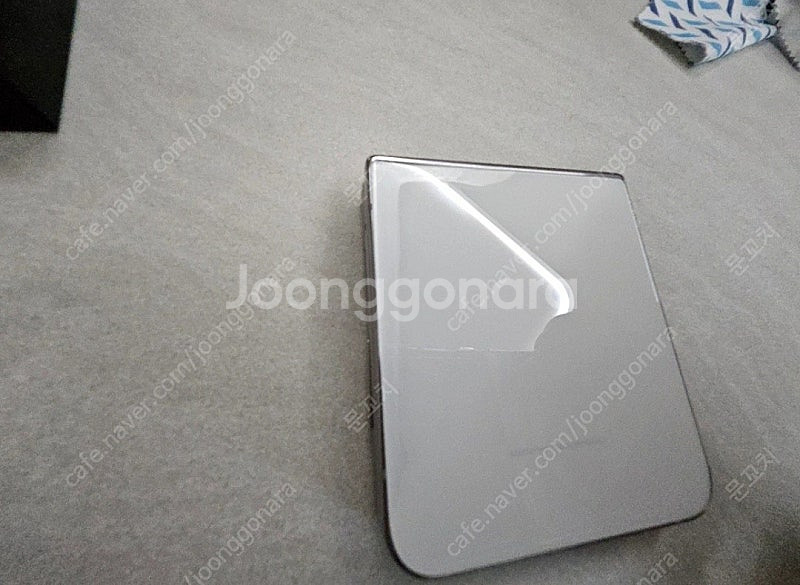 광주) 갤럭시 Z플립4 256GB 화이트 중고 판매합니...--1