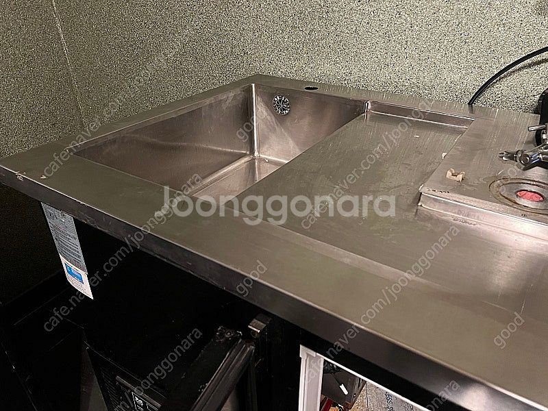 가로1800 싱크대와 바퀴달린 생맥주 냉장고 팝니다--3