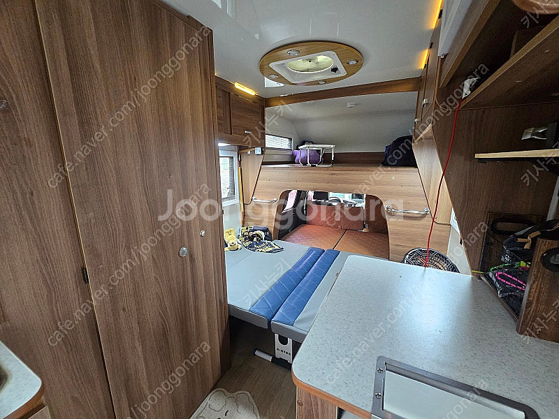 19년식 에어밴 캠핑카 34,000키로 오토 개인 판매...--9