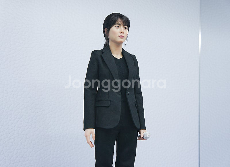 슈미아츠 ZARD 사카이 이즈미 1/6 정장 버젼 피규...--2