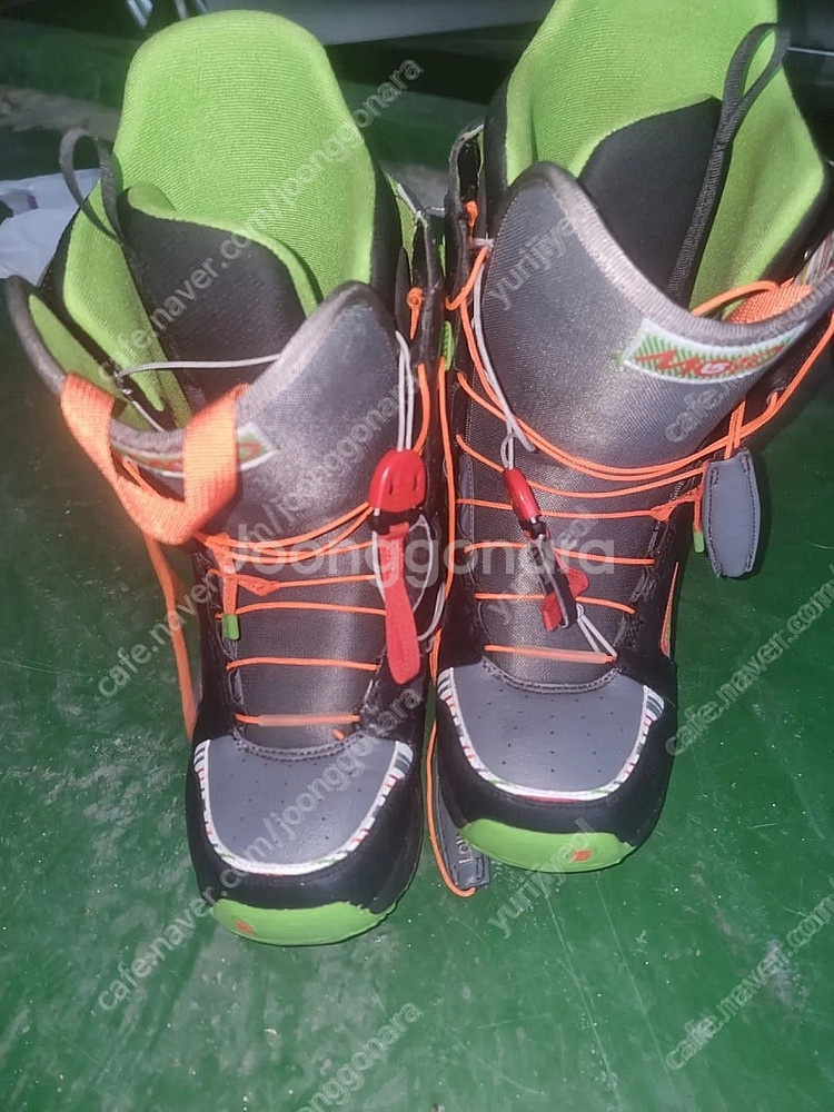 155살로몬 데크.유니온바인딩.버튼부츠 270.보드복.헬멧.고글.풀세트팝니다--7