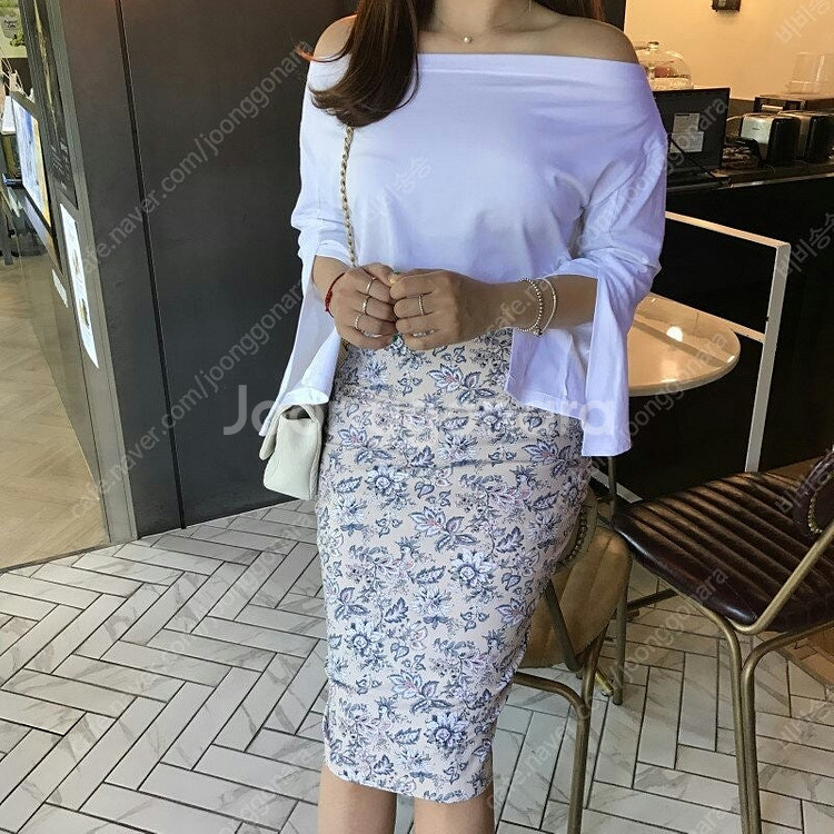 [새옷] 오프숄더 티셔츠 마드모아젤 에린 자체제작 블랑...--0