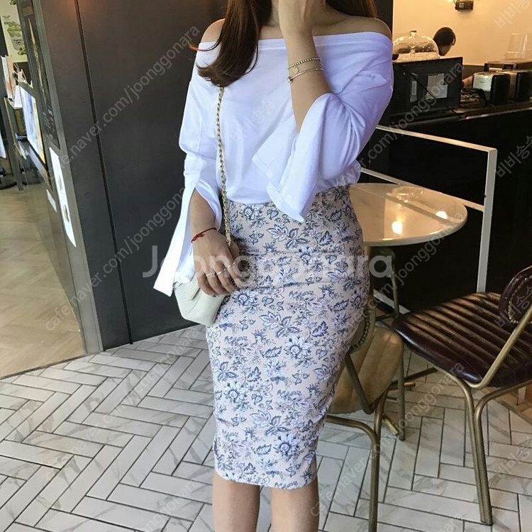 [새옷] 오프숄더 티셔츠 마드모아젤 에린 자체제작 블랑...--1