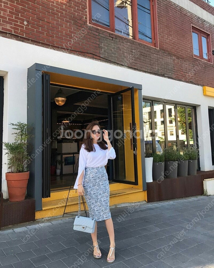 [새옷] 오프숄더 티셔츠 마드모아젤 에린 자체제작 블랑...--2