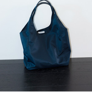 문달 Beak Bag in Navy